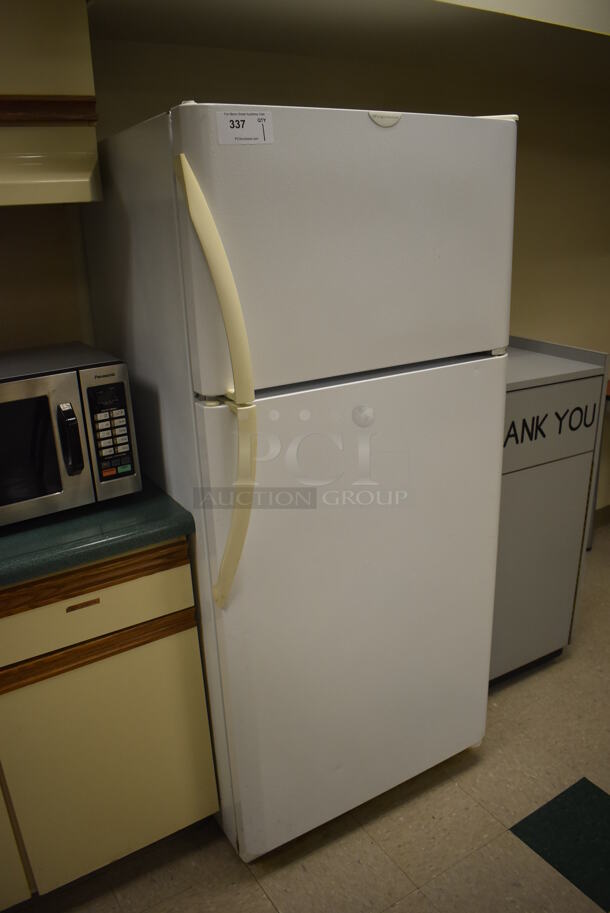 Frigidaire FRT18S-AWU Metal Cooler Freezer Combo Unit. 30x32x67. Tested and Working! (Student Lounge) - Image 3 of 6
