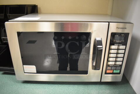 2014 Panasonic NE-1054F Stainless Steel Commercial Countertop Microwave Oven. 120 Volts, 1 Phase. 20x15x12. Tested and Working! (Student Lounge)