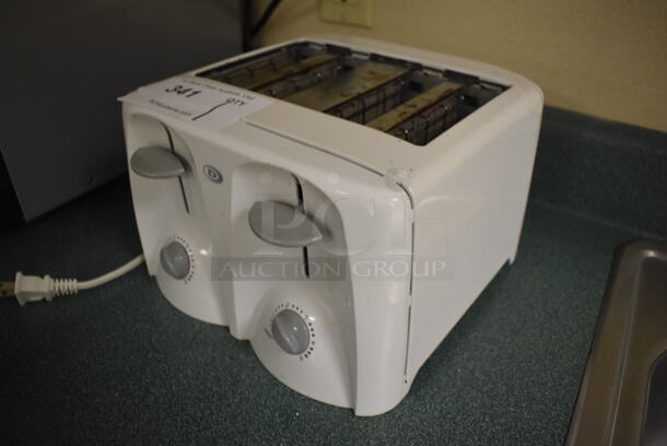 Countertop 4 Slot Toaster. 9x9x6.5. Tested and Working! (Student Lounge) - Image 2 of 5
