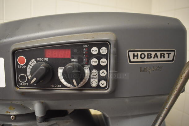 Hobart Legacy HL200 Metal Commercial Countertop 20 Quart Planetary Dough Mixer w/ Bowl Guard. 100-120 Volts, 1 Phase. 17x24x29. Tested and Working! (Education Kitchen 2) - Image 2 of 6