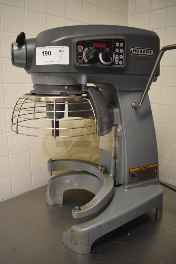 Hobart Legacy HL200 Metal Commercial Countertop 20 Quart Planetary Dough Mixer w/ Bowl Guard. 100-120 Volts, 1 Phase. 17x24x29. Tested and Working! (Education Kitchen 2) - Image 4 of 6