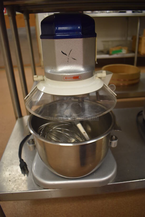 Vollrath MIX1007 Metal Commercial Countertop 7 Quart Planetary Dough Mixer w/ Metal Mixing Bowl, Poly Bowl Guard, Paddle, Whisk and Dough Hook Attachments. 110 Volts, 1 Phase. 12x17x19. Tested and Working! (Education Kitchen 2) - Image 3 of 6