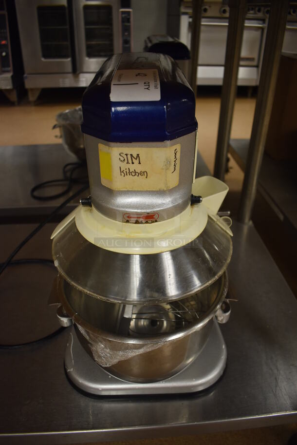 Vollrath MIX1007 Metal Commercial Countertop 7 Quart Planetary Dough Mixer w/ Metal Mixing Bowl, Poly Bowl Guard, Paddle, Whisk and Dough Hook Attachments. 110 Volts, 1 Phase. 12x17x19. Tested and Working! (Pastry Kitchen) - Image 2 of 6