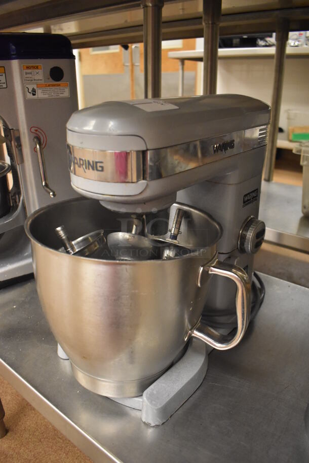 Waring WSM7Q Metal Commercial Countertop 7 Quart Planetary Dough Mixer w/ Metal Mixing Bowl, Poly Bowl Guard, Paddle, Whisk and Dough Hook Attachments. 120 Volts, 1 Phase. 10x16x15. Tested and Working! (Education Kitchen 2)