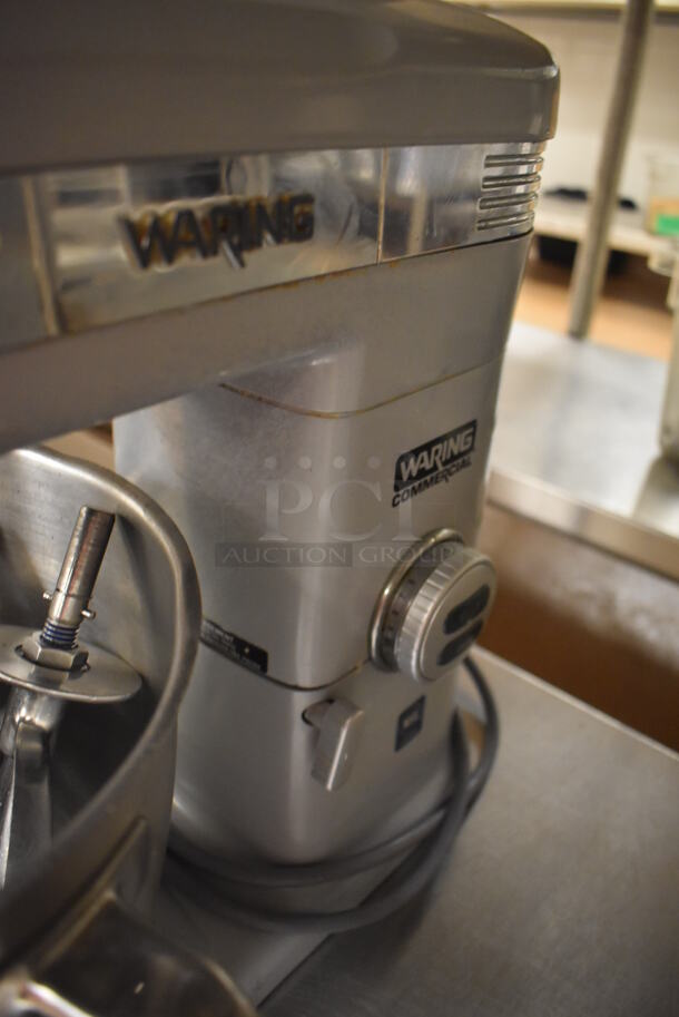 Waring WSM7Q Metal Commercial Countertop 7 Quart Planetary Dough Mixer w/ Metal Mixing Bowl, Poly Bowl Guard, Paddle, Whisk and Dough Hook Attachments. 120 Volts, 1 Phase. 10x16x15. Tested and Working! (Education Kitchen 2) - Image 2 of 6