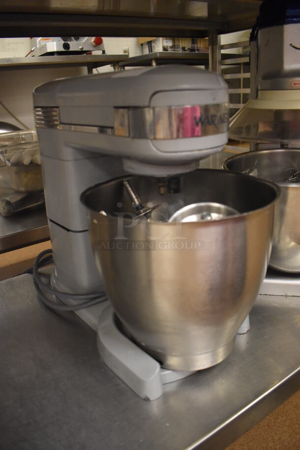 Waring WSM7Q Metal Commercial Countertop 7 Quart Planetary Dough Mixer w/ Metal Mixing Bowl, Poly Bowl Guard, Paddle, Whisk and Dough Hook Attachments. 120 Volts, 1 Phase. 10x16x15. Tested and Working! (Education Kitchen 2) - Image 5 of 6