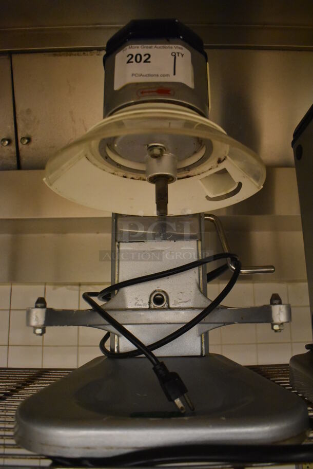 Vollrath MIX1007 Metal Commercial Countertop 7 Quart Planetary Dough Mixer w/ Poly Bowl Guard. 110 Volts, 1 Phase. 12x17x19. Tested and Working! (Education Kitchen 2) - Image 4 of 5