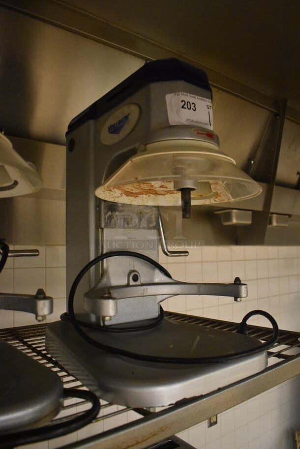 Vollrath MIX1007 Metal Commercial Countertop 7 Quart Planetary Dough Mixer w/ Poly Bowl Guard. 110 Volts, 1 Phase. 12x17x19. Tested and Working! (Education Kitchen 2) - Image 3 of 5