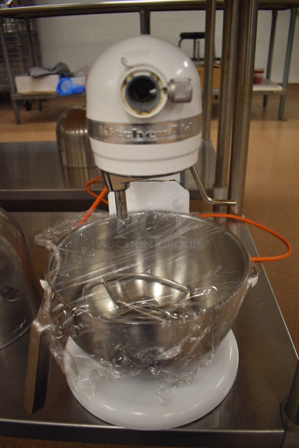 KitchenAid KSM8990WH Metal Commercial Countertop 8 Quart Planetary Dough Mixer w/ 2 Metal Mixing Bowls, Paddle and Dough Hook Attachments. 120 Volts, 1 Phase. 11x14x16. Tested and Working! (Pastry Kitchen) - Image 4 of 9