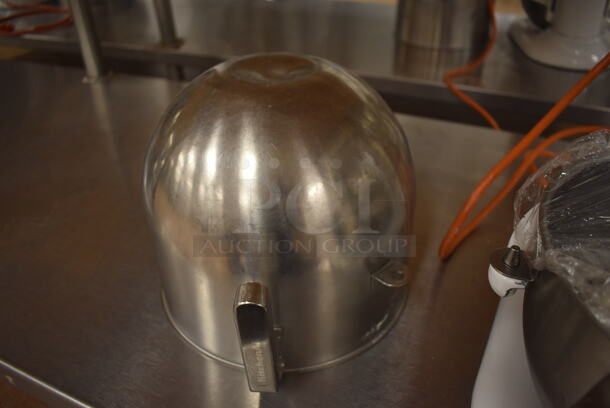 KitchenAid KSM8990WH Metal Commercial Countertop 8 Quart Planetary Dough Mixer w/ 2 Metal Mixing Bowls, Paddle and Dough Hook Attachments. 120 Volts, 1 Phase. 11x14x16. Tested and Working! (Pastry Kitchen) - Image 6 of 9