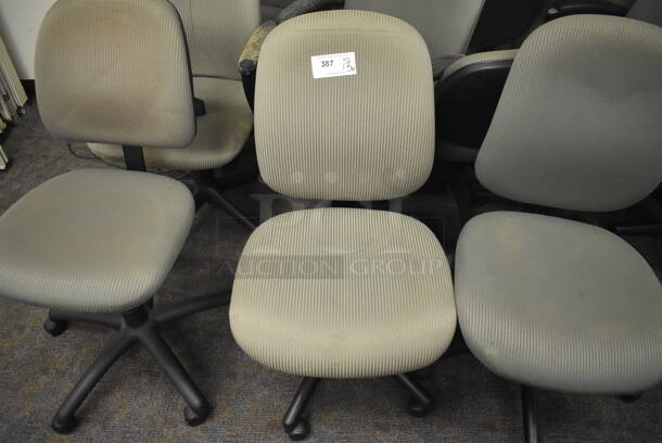 13 Various Office Chairs on Casters. Includes 21x20x36. 13 Times Your Bid! (Classroom 5-8) - Image 1 of 4