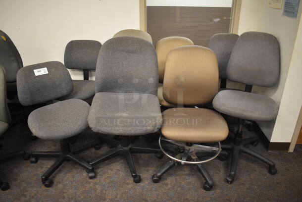 8 Various Office Chairs on Casters. Includes 21x20x36. 8 Times Your Bid! (Classroom 5-8)