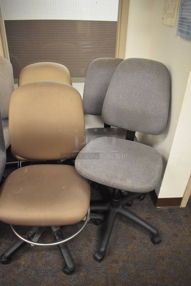 8 Various Office Chairs on Casters. Includes 21x20x36. 8 Times Your Bid! (Classroom 5-8) - Image 3 of 4