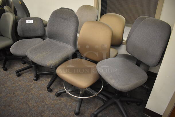 8 Various Office Chairs on Casters. Includes 21x20x36. 8 Times Your Bid! (Classroom 5-8) - Image 4 of 4