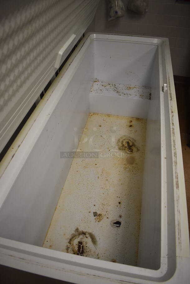 Frigidaire Metal Chest Freezer. 74x29x32. Tested and Working! (Education Kitchen) - Image 4 of 5