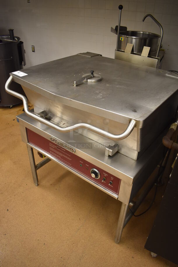 Southbend BGLTS-30 Stainless Steel Commercial Natural Gas Powered Floor Style 30 Gallon Capacity Tilting Skillet Braising Pan. 80,000 BTU. BUYER MUST REMOVE. 36x38x45. Tested and Working! (Education Kitchen) - Image 4 of 6