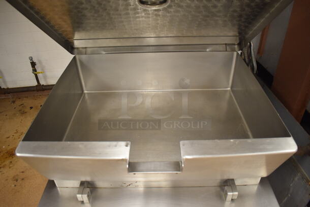 Southbend BGLTS-30 Stainless Steel Commercial Natural Gas Powered Floor Style 30 Gallon Capacity Tilting Skillet Braising Pan. 80,000 BTU. BUYER MUST REMOVE. 36x38x45. Tested and Working! (Education Kitchen) - Image 6 of 6