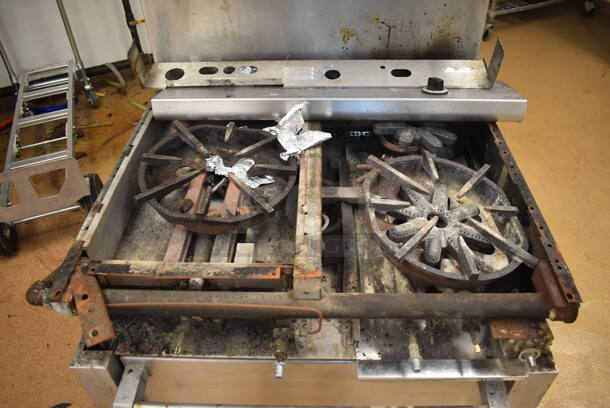 Garland M42-6R Stainless Steel Commercial Natural Gas Powered 2 Burner Range w/ Flat Top, Oven, Over Shelf and Back Splash. BUYER MUST REMOVE. 34x38x58. For Parts. (Education Kitchen) - Image 4 of 8