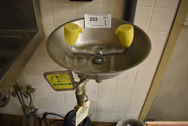 Metal Wall Mount Eye Wash Station. BUYER MUST REMOVE. 12x12x13. (Dishroom) - Image 1 of 4