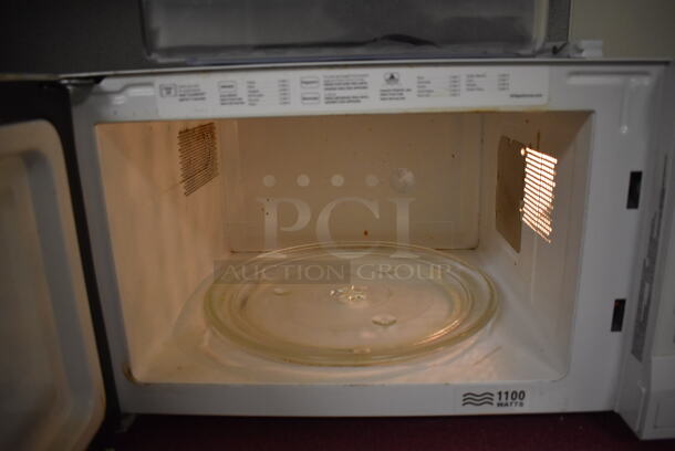 General Electric Countertop Microwave Oven w/ Plate. 21x14.5x12. Tested and Working! (Faculty Area) - Image 4 of 4