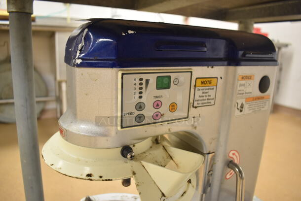Vollrath MIX1007 Metal Commercial Countertop 7 Quart Planetary Dough Mixer. 110 Volts, 1 Phase. 12x17x19. Tested and Working! (Education Kitchen) - Image 2 of 6