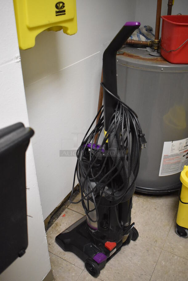 ALL ONE MONEY! Room Lot of Various Items Including Janitorial Cart, and Vacuum Cleaner. Does Not Include Water Heater or Shelving. BUYER MUST REMOVE. (Facilities Closet) - Image 5 of 5