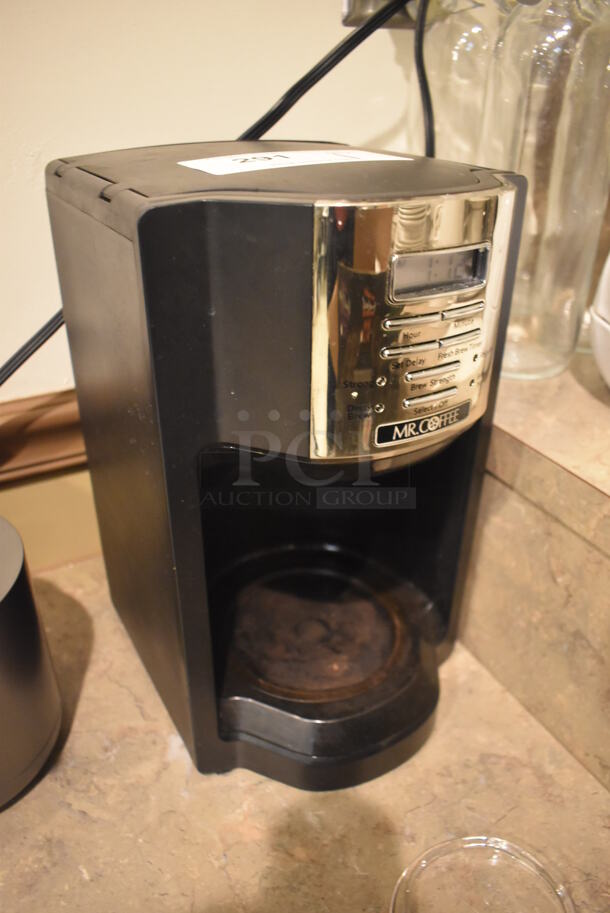 Mr Coffee Metal Countertop Coffee Machine. No Pot. 8x9x13. (Dining Room) - Image 2 of 4