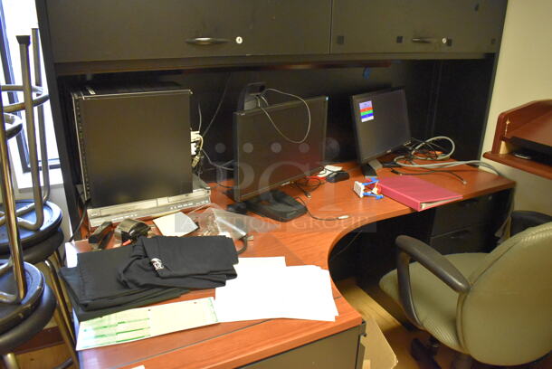 ALL ONE MONEY! Corner Lot of Various Items Including Desk, Chair, Computers and Podium. BUYER MUST REMOVE. (Computer Demo Lab 2) - Image 4 of 6