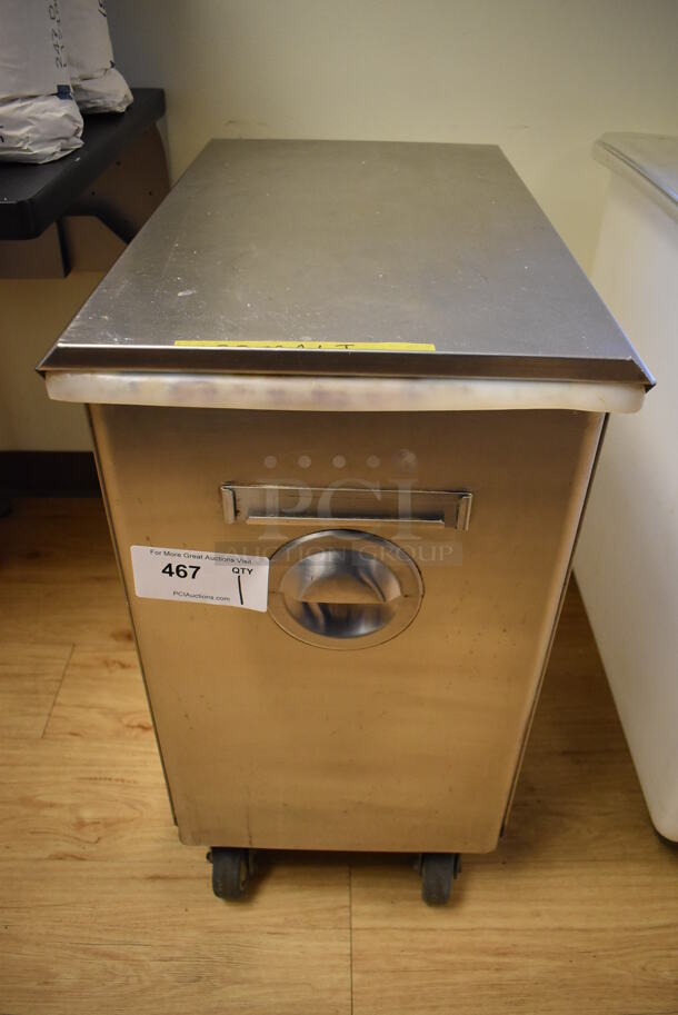 Win-holt Stainless Steel Commercial Ingredient Bin w/ Lid on Commercial Casters. 15.5x27.5x27.5. (Computer Demo Lab 2)