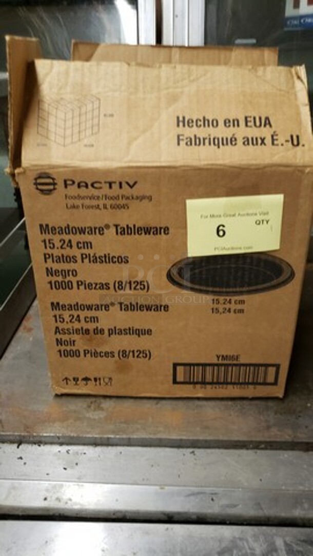 One lot of 6" Plastic Plates - Image 1 of 2