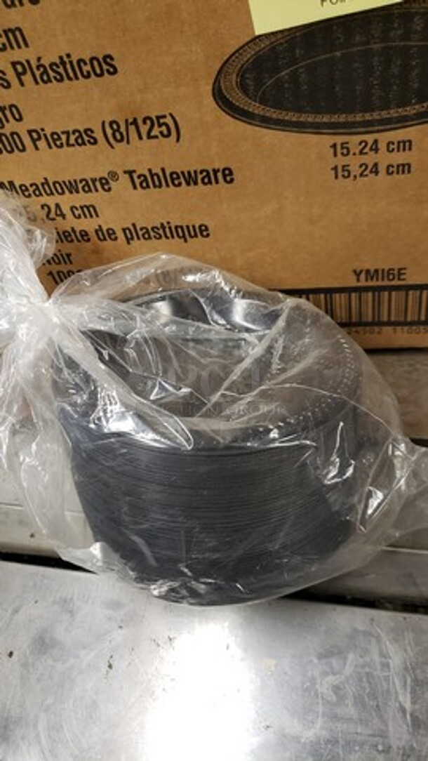 One lot of 6" Plastic Plates - Image 2 of 2