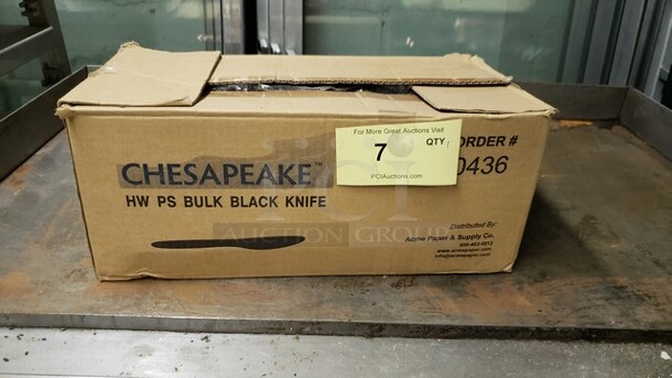 One lot of Plastic Knives - Image 1 of 2