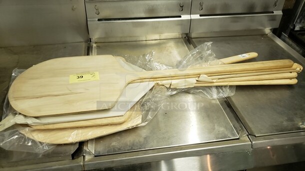 Lot of 6 Wooden Pizza Peels - Image 1 of 1