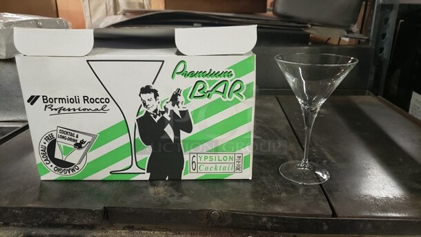 One lot of six Cocktail Glasses - Image 1 of 2