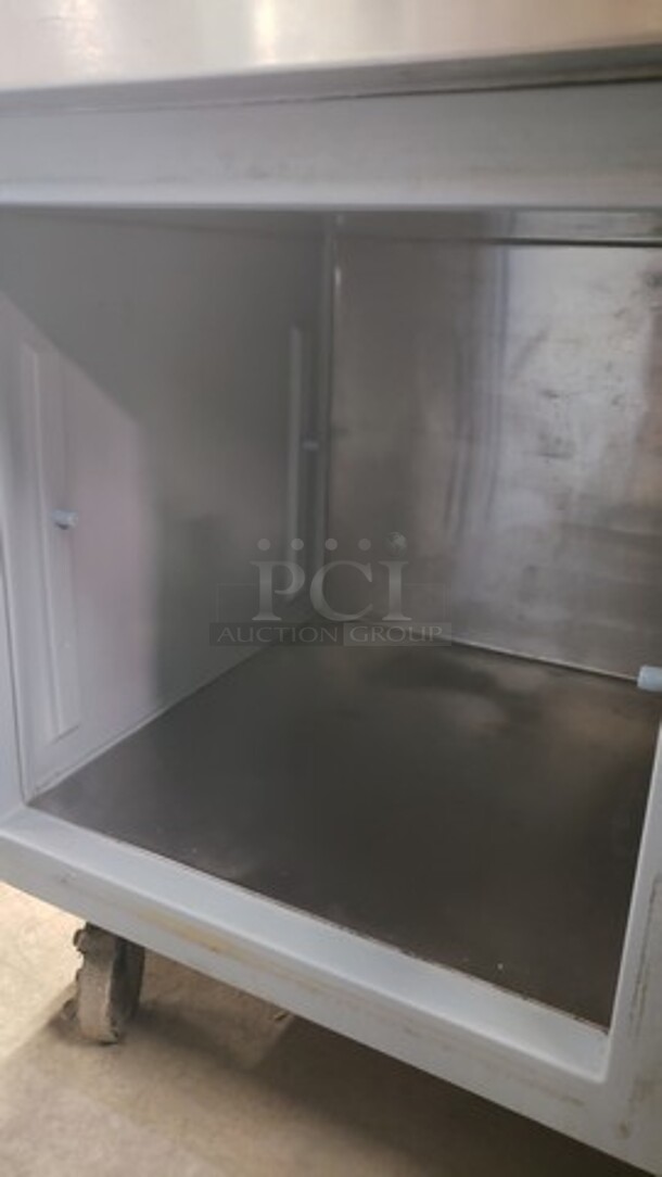 Delfield model 000-2019PTC 3-Door Refrigerated Pizza Prep on Casters - Image 7 of 11