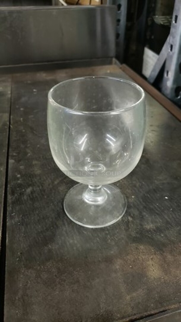 Lot of 16 Glasses - Image 1 of 2