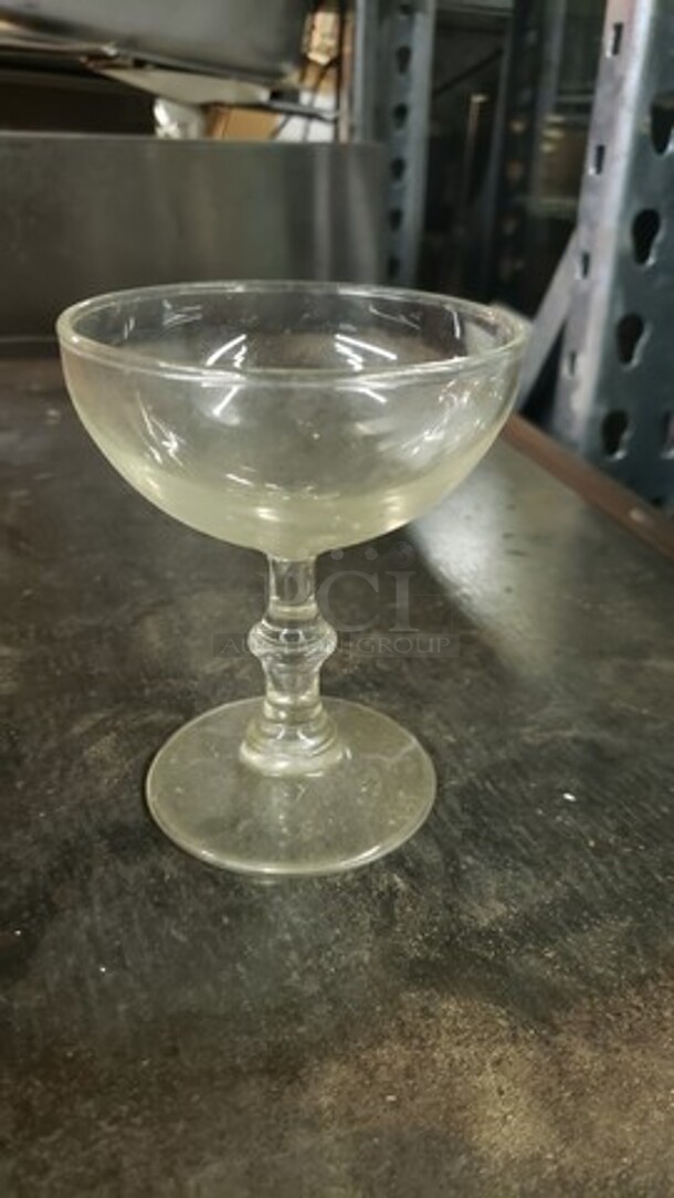 Lot of 25 Glasses - Image 1 of 2