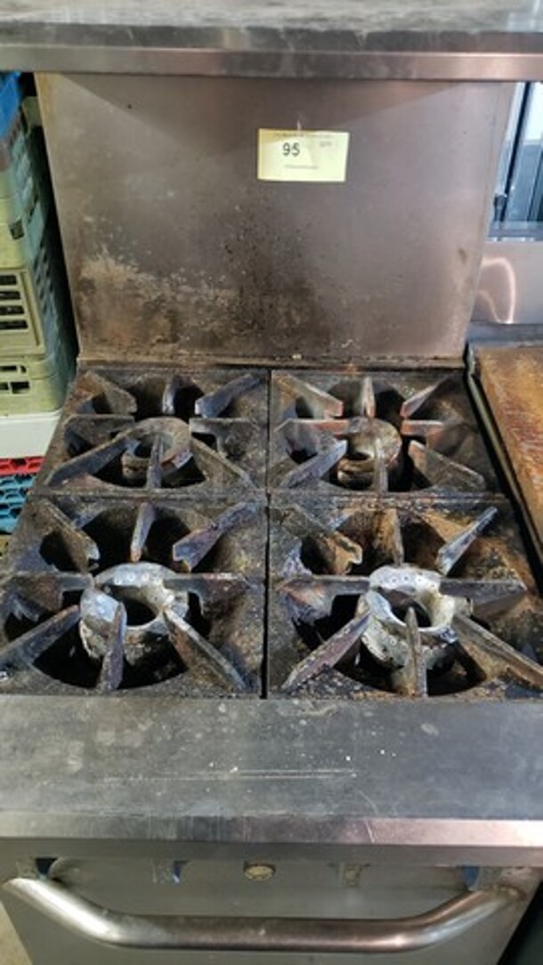 Royal 4 Burner Natural Gas Range. Sold as is - Image 2 of 4