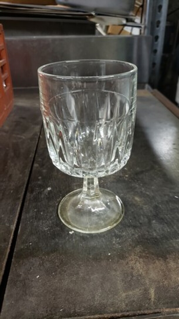 Lot of 25 Glasses - Image 1 of 2