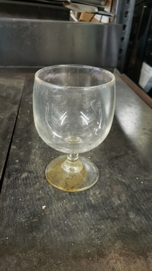 Lot of 16 Glasses - Image 1 of 2
