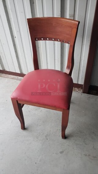 Lot of 5 Chairs