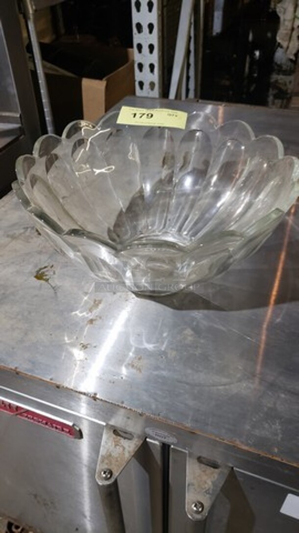 One Glass Bowl and one Glass Plate - Image 2 of 3