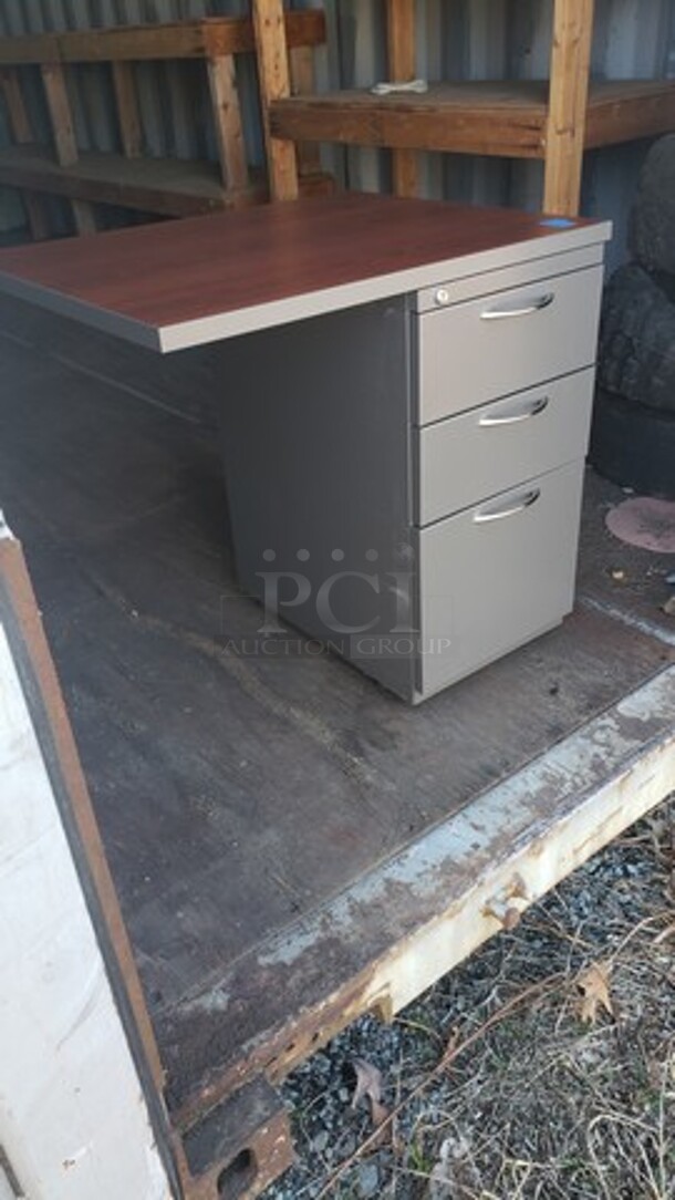 Right side Office Desk - Image 2 of 2