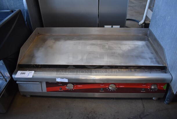 Avantco Stainless Steel Commercial Countertop Electric Powered Flat Top Griddle w/ Thermostatic Controls. 208-220 Volts, 3 Phase. 36x20x11
