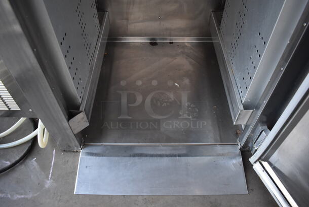 Traulsen Stainless Steel Commercial Single Door Roll In Rack Proofer w/ Ramp. 115 Volts, 1 Phase. 36x35x83. Tested and Working! - Image 6 of 7