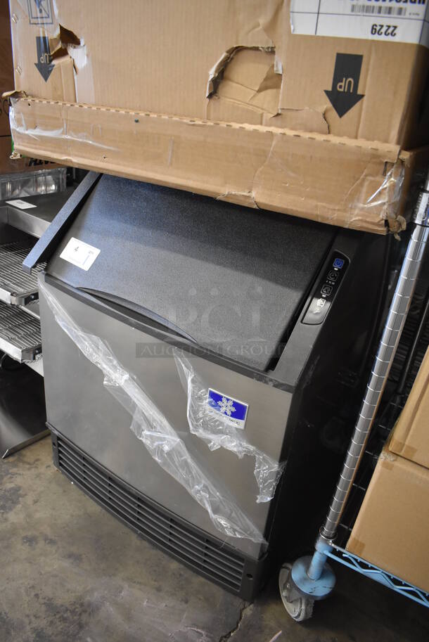 BRAND NEW SCRATCH AND DENT! 2022 Manitowoc UDF0140A-161B Stainless Steel Commercial Self Contained Full Dice Style Undercounter Ice Machine. 115 Volts, 1 Phase. 26x28x33. Tested and Working! - Image 3 of 10