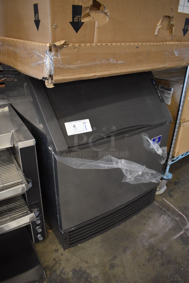 BRAND NEW SCRATCH AND DENT! 2022 Manitowoc UDF0140A-161B Stainless Steel Commercial Self Contained Full Dice Style Undercounter Ice Machine. 115 Volts, 1 Phase. 26x28x33. Tested and Working! - Image 4 of 10
