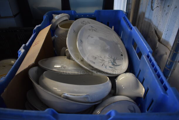 ALL ONE MONEY! Tier Lot of Various Items Including Ceramic Plates and Bowls - Image 5 of 7