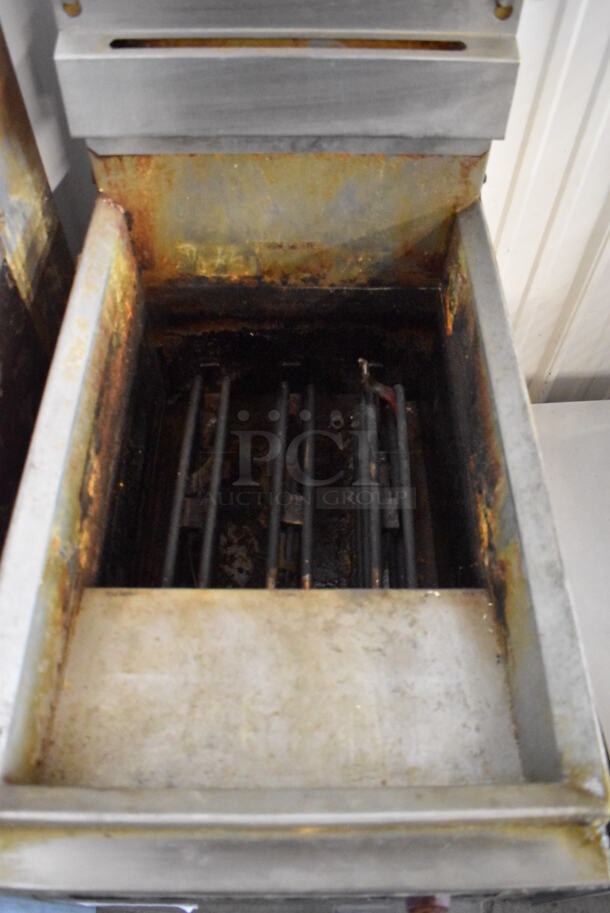Cecilware Stainless Steel Commercial Electric Powered Floor Style Deep Fat Fryer on Commercial Casters. 208 Volts, 1 Phase. 15.5x30x45 - Image 4 of 8