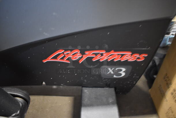 Life Fitness Metal Floor Style Elliptical. 24x80x61 - Image 3 of 6